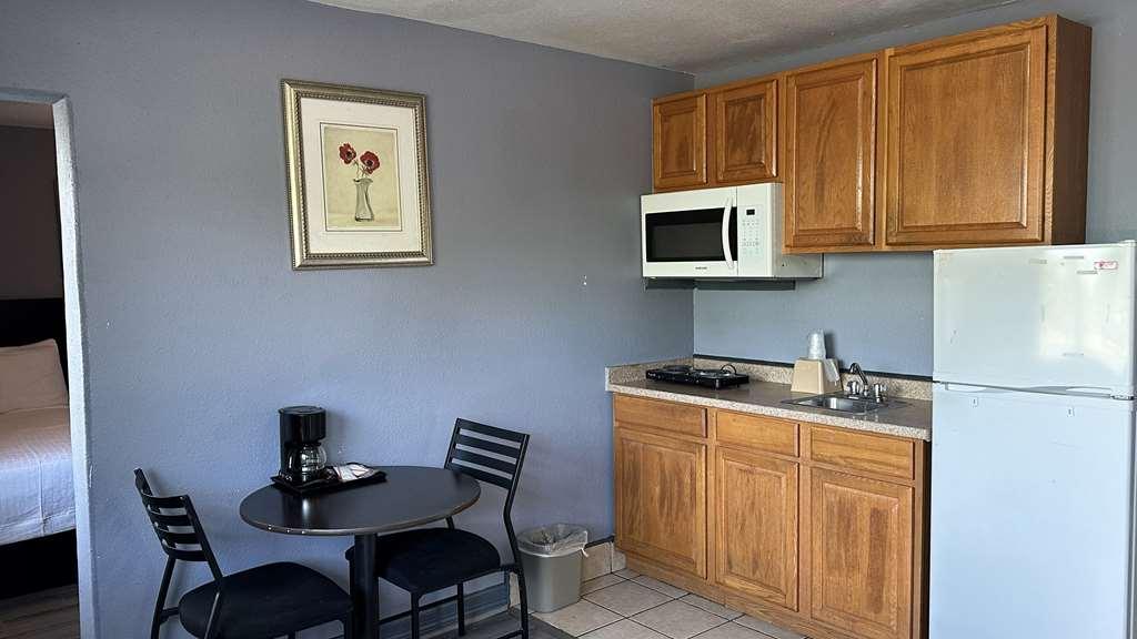 Americas Best Value Inn And Suites Groves Cameră foto