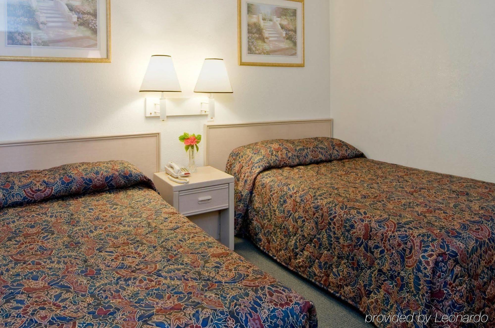 Americas Best Value Inn And Suites Groves Cameră foto